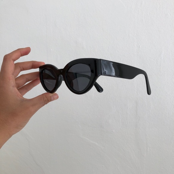 Chunky Cat Eye Sunglasses - Picture 6 of 7